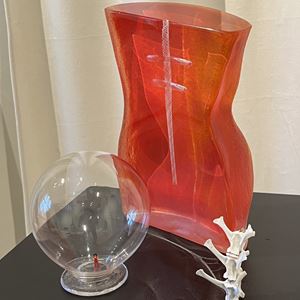 Bild på en Röd torso i glas